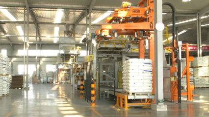 乳山口鎮 不負春光干勁足，家電配件銷售提振精神向未來